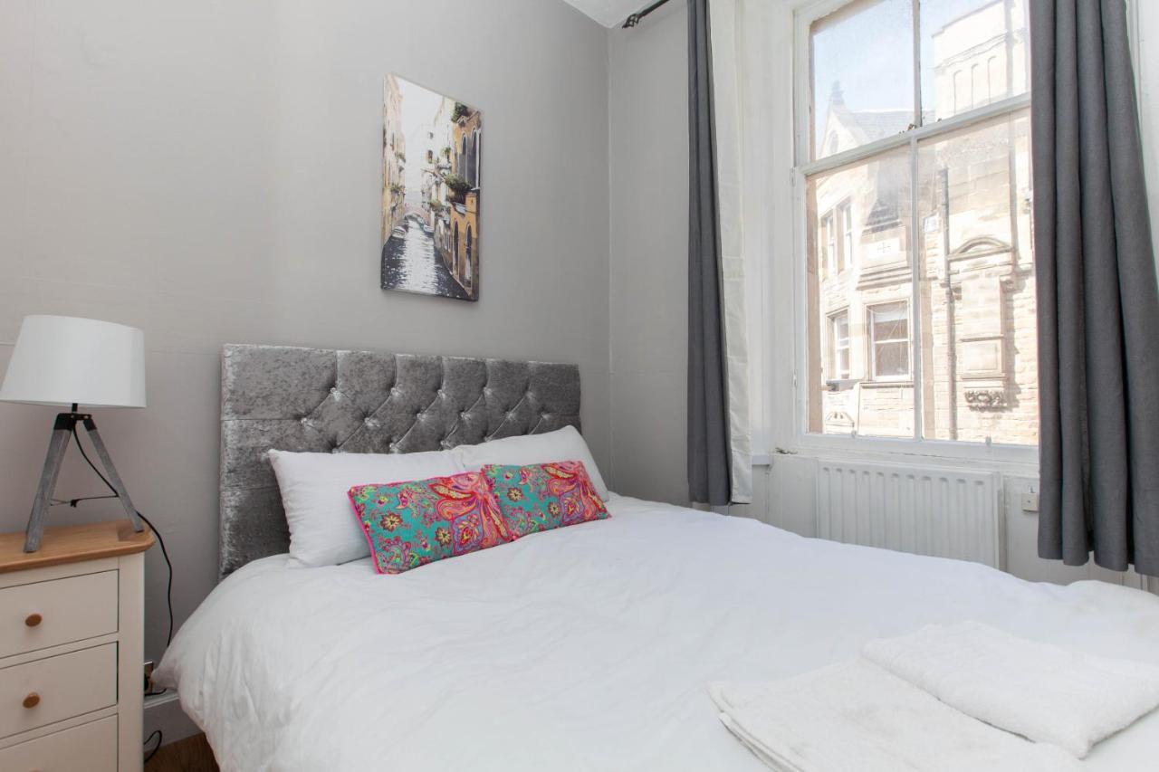 Bright & Homely City Centre Apartment Near Holyrood Edinburgh Exterior foto