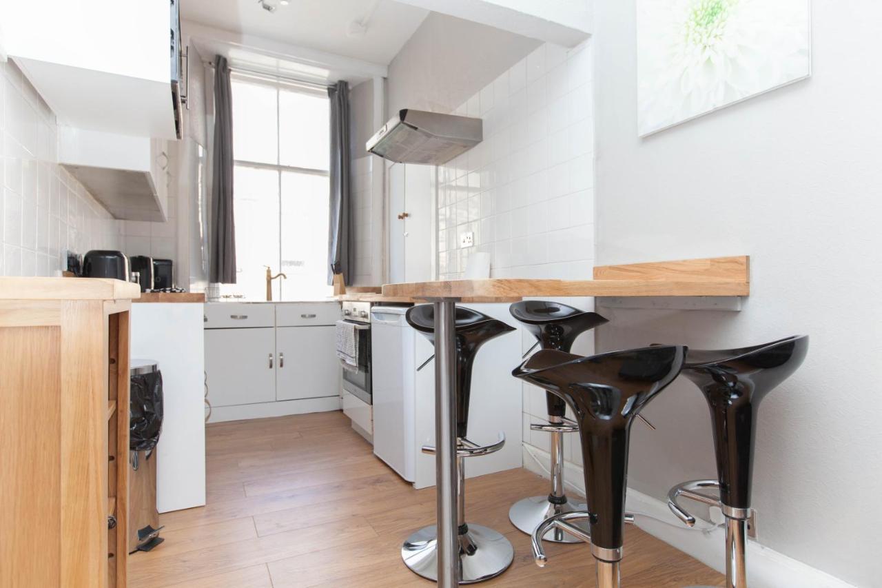 Bright & Homely City Centre Apartment Near Holyrood Edinburgh Exterior foto